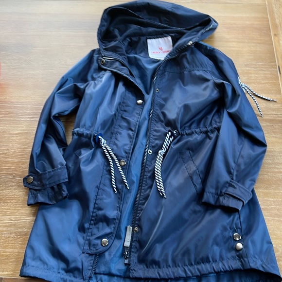 Rain coat - Picture 1 of 3